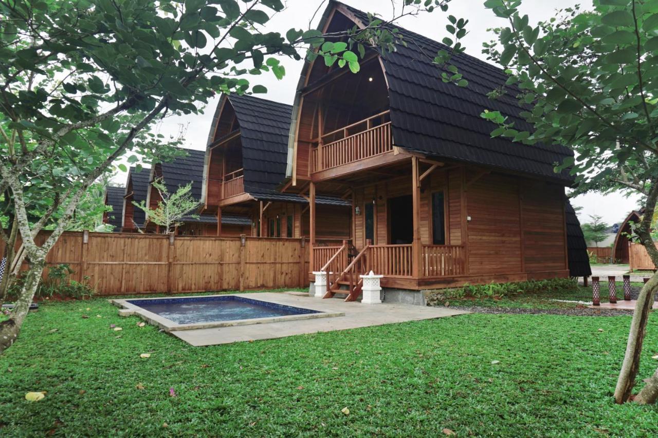 Collection O 9 Villa Ubud Anyer Exterior photo