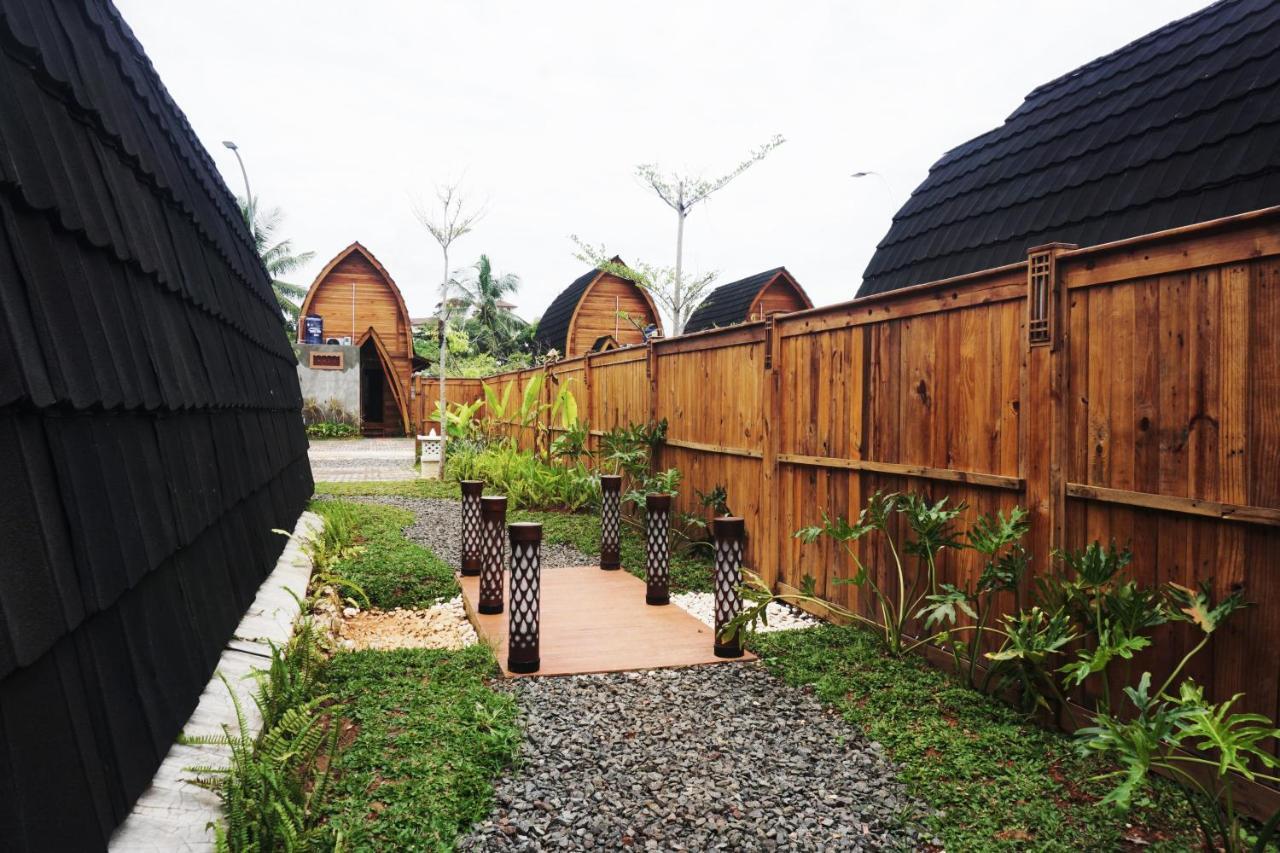 Collection O 9 Villa Ubud Anyer Exterior photo