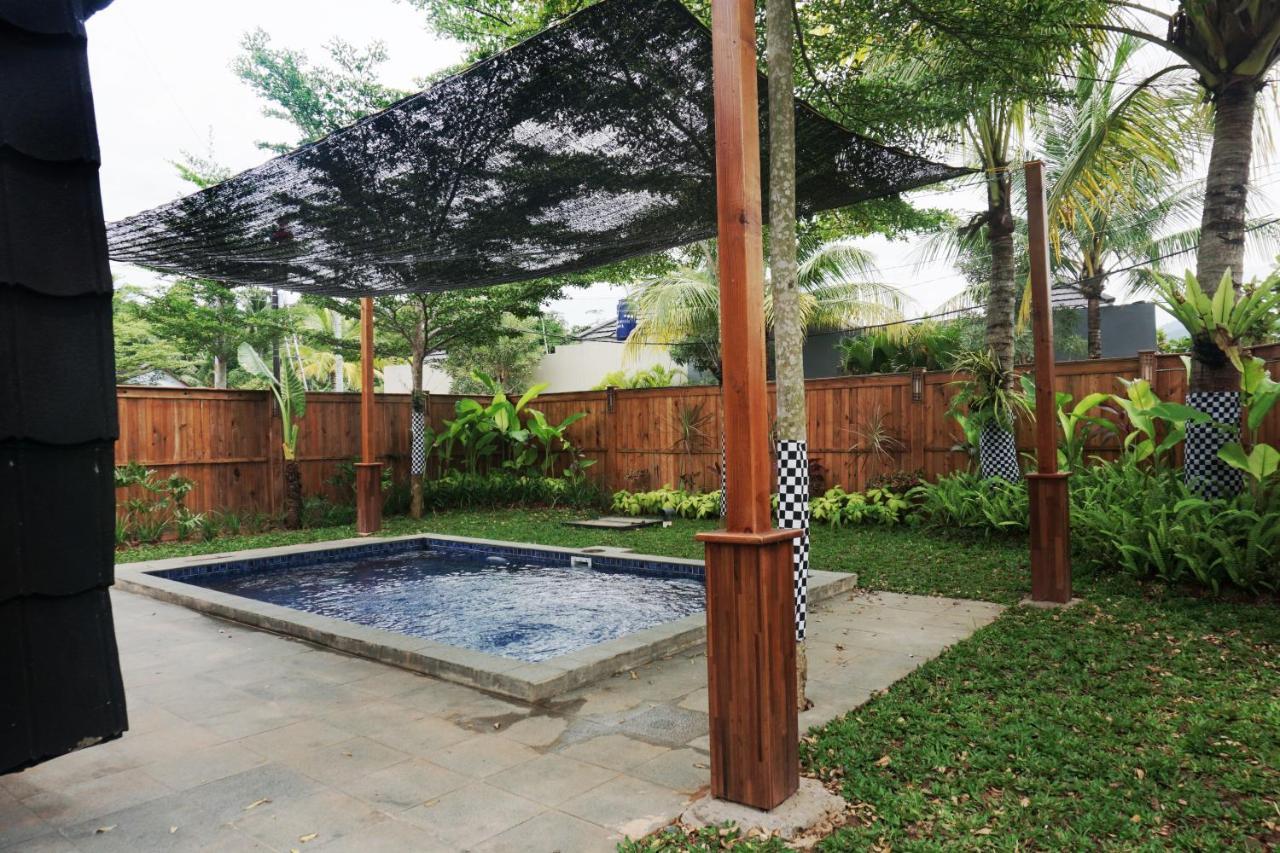 Collection O 9 Villa Ubud Anyer Exterior photo