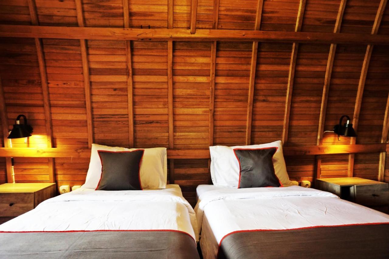 Collection O 9 Villa Ubud Anyer Exterior photo